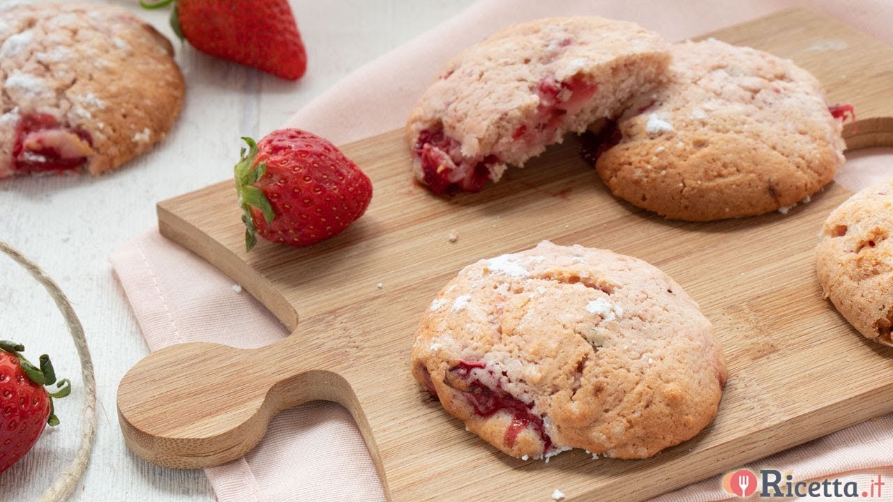 Biscotti alle fragole facilissimi e primaverili - Ricetta.it