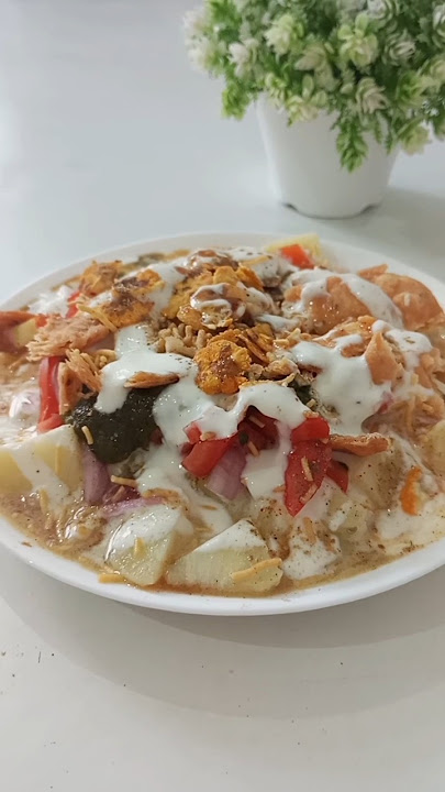 Sham ko kuch chatpata khane ka mann kre to bnao ye aloo chaat #shorts #youtubeshorts