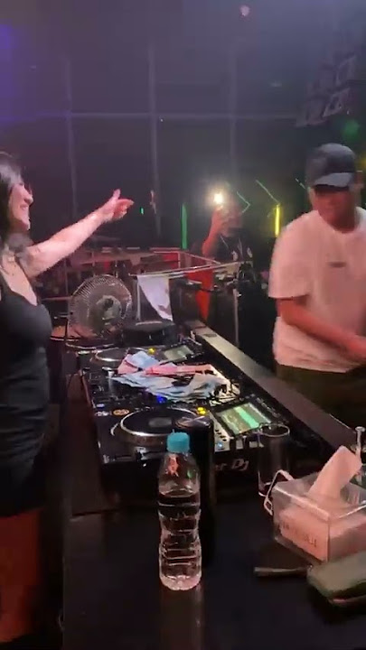 Perform DJ Una Dapet Saweran Banyak Banget #djuna #sawer #dj #performance