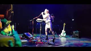 Video thumbnail of "KT Tunstall.  Black Horse / Sweet Dreams mash-up @ The Guild Theater, Menlo Park, CA. 6/15/2023"