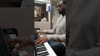 Usher Medley 🎹🎶🔥 Can you guess the songs? #usher #piano #pianomusic #pianocover #shorts #trending