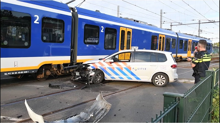 09-10-2020 Hoorn - politieauto tegen trein