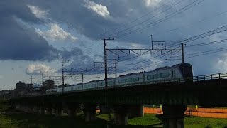 E353系 S114編成 特急あずさ34号新宿行が多摩川を通過するシーン