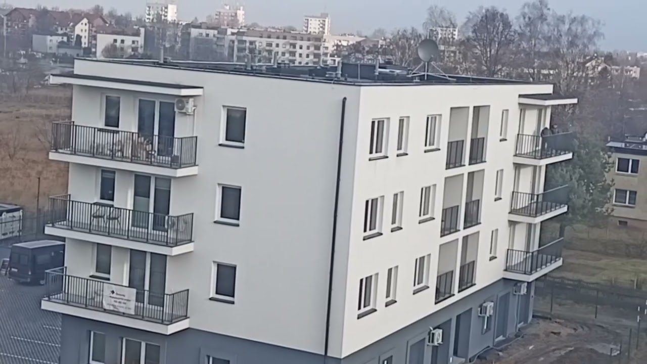 Життя продовжується.