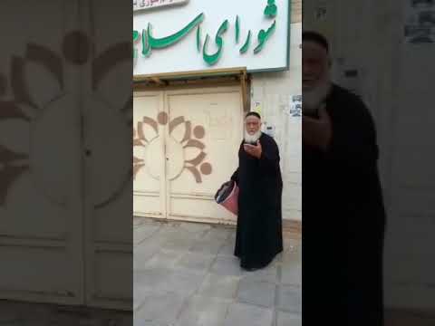 دولت احواز اشغالی: شهروند معترض محمره زباله منزل را مقابل شورای شهر رها کرد