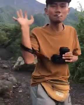 Viral!!!! vidio joget sunday best di gunung .melempar rokok