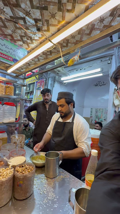 Man selling gond kathira #streetfood #viralsummerdrink #hakeemi shrabt hah