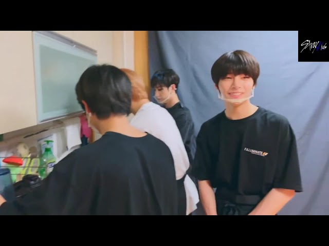 [Stray Kids] Yes, Customer. Welcome! It's Lee Know's Restaurant! [03Jul20] class=