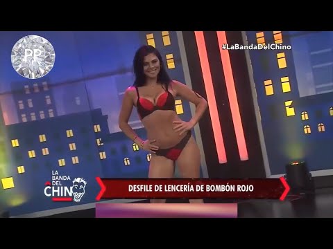 Claudia Abusada y Eymi Dean en Desfile en Lencería
