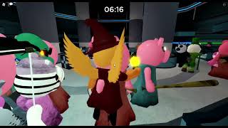 piggy 100 players Roblox
