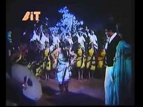 Aulad 1968 song  Nazuk nazuk badan mora Rafi  Lata