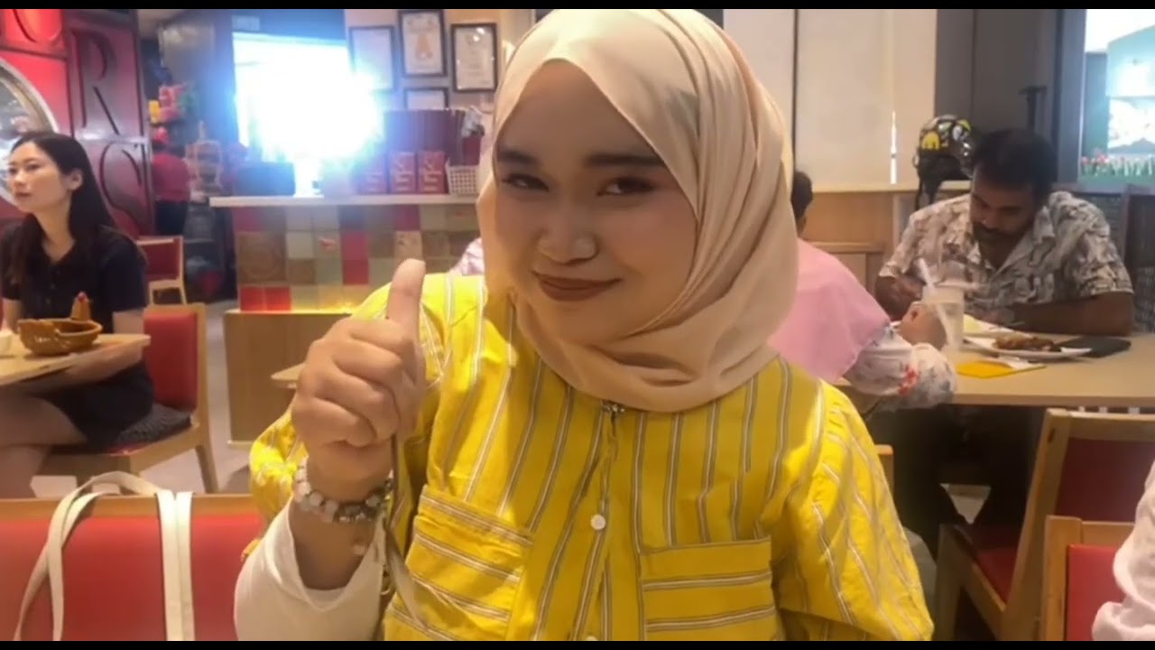 VIDEO ASSIGNMENT MKT243 CHICKEN RICE SHOP