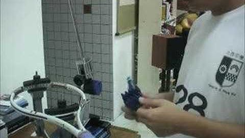 Tennis Racquet Stringing 3: Adjusting The Clamps