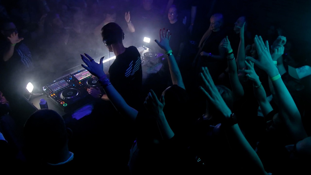 Armin van Buuren – Let The Music Guide You (ReOrder pres. Crowd+Ctrl Remix) [Live at Unfiltered #3]