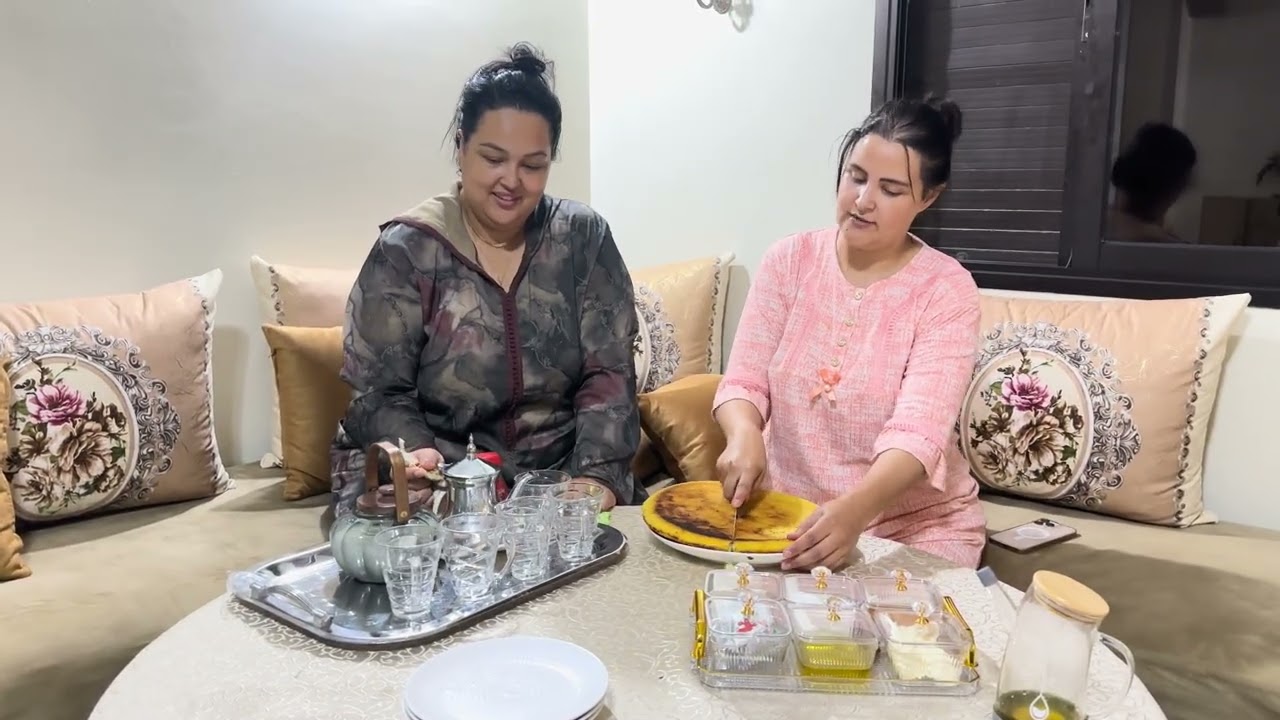 مشيت عند سامية صخفات عتقونا هدا شي لي وصل ليه خطير 😡