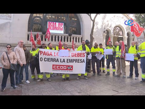 El rumor del ERE marca la segunda protesta de los trabajadores sin cobrar de Estructuras del Estrecho