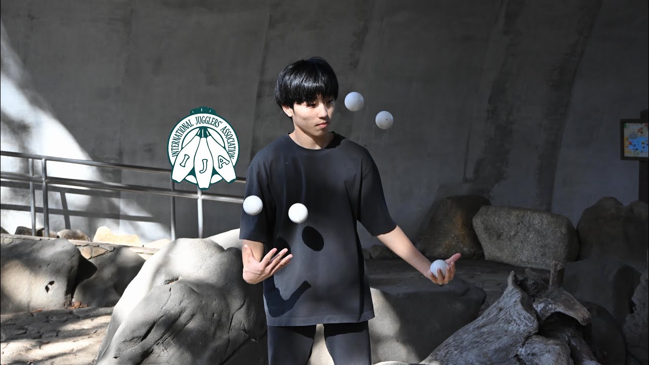 Ball Juggling by Hikari Shoji from Japan | IJA Tricks of the Month 