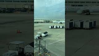American Airlines Airbus A321 (N172US) arriving at gate D1 at Southwest Florida International.