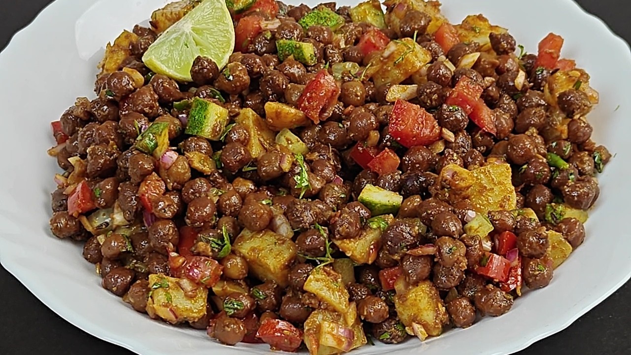 Kale Chaney ki Chaat | Kala Chana Masala | Chana Masala Chaat