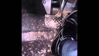 Непонятный звук педали тормоза(, 2014-01-29T05:15:03.000Z)