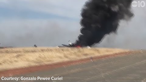 Plane crash at the Oroville Airport, 10 people escape | Raw Video