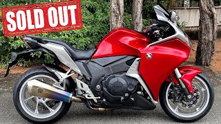 売約済み　ホンダ VFR1200F 2013年 14,111km  ワイバンスリップオン（車検対応） LEDヘッドライト ETC他カスタム32万相当 諸費用込82.99万 ケーズバイク