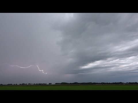 Video: Astronomen Ontdekken Een Krachtige Flits Vanaf De Zijkant Van Een Jong Stellair Object - Alternatieve Mening