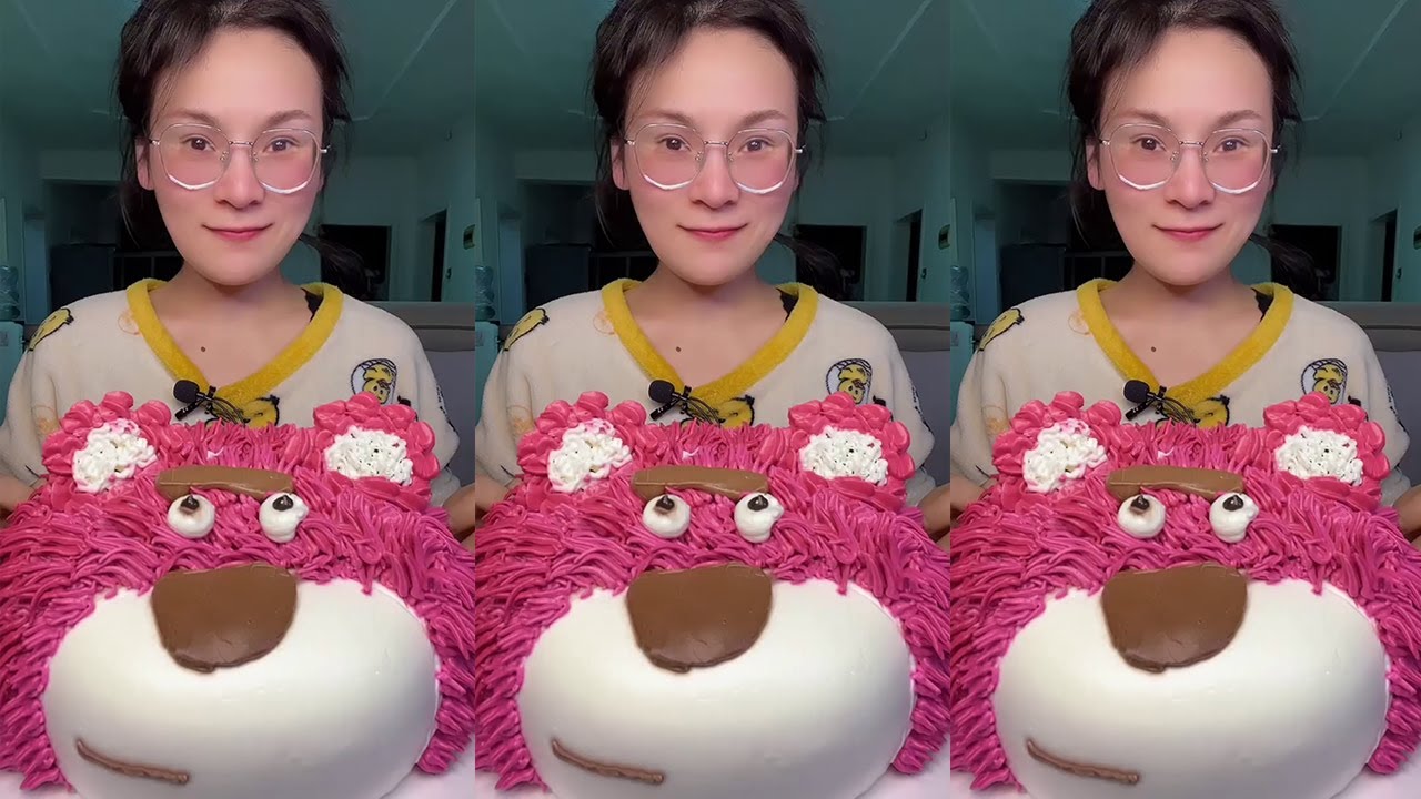 ASMR🍰Eating bear cream cake🍰 (soft and waxy sound) 크림 케ց 먹방 MUKBANG Satisfaction