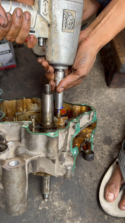 Cara membuka kruk as Yamaha jup mx tanpa di getok #bengkel #youtube #shorts #fyp #bengkellombok