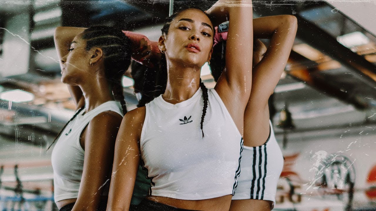 voor de hand liggend Getalenteerd Lelie Working Out With The Voice In My Head | Shay Mitchell - YouTube