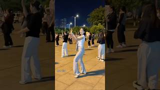 Dancing lady#ytshorts #dance #latindance #foryou #shortvideo #youtubeshorts