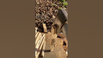 *4K* Satisfying Fire wood splitting!