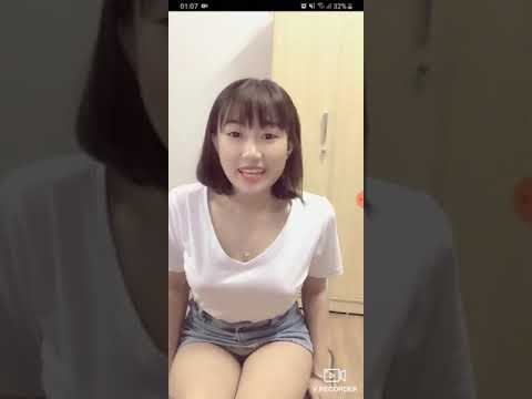 Bigo live : Không mặc sịp lộ hàng