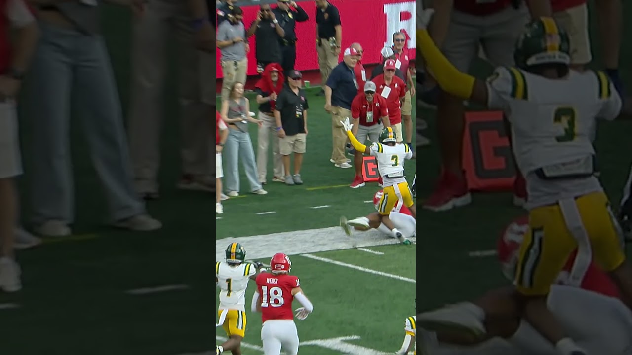 What a catch for Rutgers 😱 