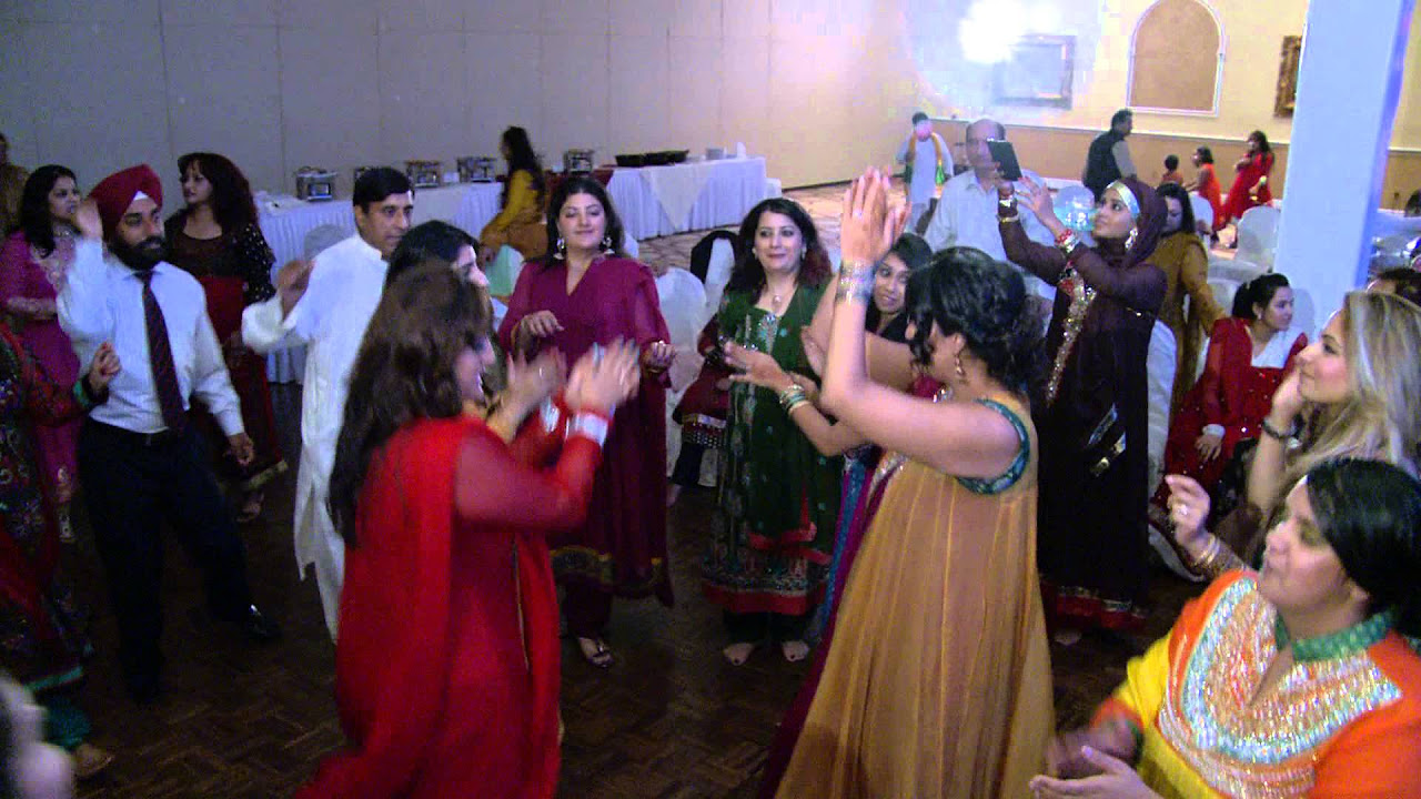 Indian Mehndi Ceremony Dance at Sagan Banquet Hall in Mississauga