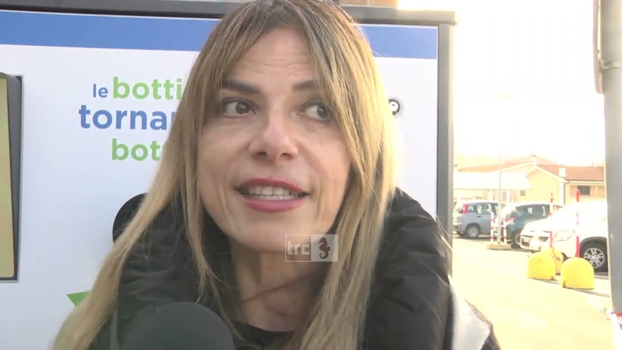 Inaugurato alla Coop l’ecocompattatore per bottiglie in pet