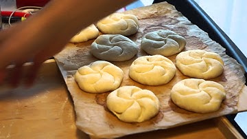 Kaiser rolls shaping