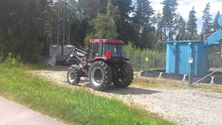 Traktor Case IH med skopa