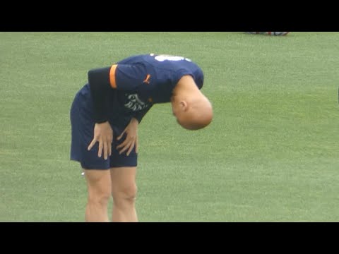 ディサロ選手　古巣山形サポーターへ挨拶　モンテディオ山形対清水エスパルス