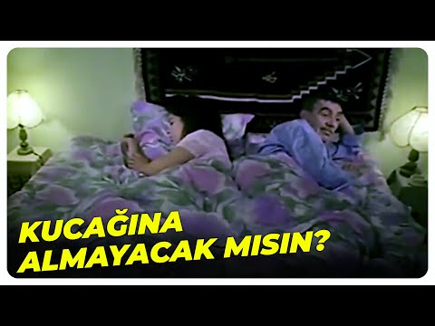 Aydemir Akbaş'ın İlk Gecesi! | Çılgın Berber - Aydemir Akbaş Eski Türk Filmi