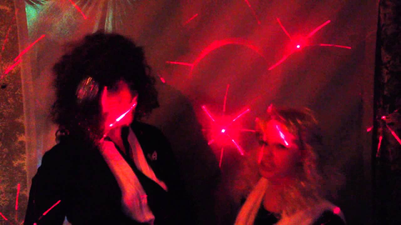 Алла Пугачева и Владимир Кузьмин - Две звезды (поздравление с Днём ...