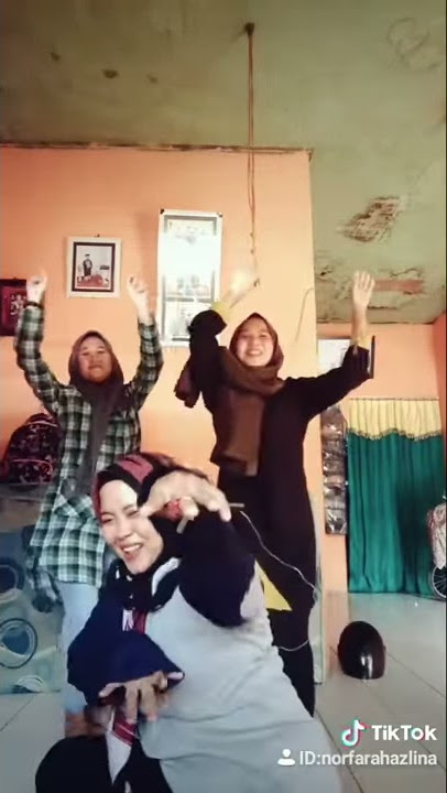 SANGAT BIADAP !!! 3 MAHASISWI MELAKUKAN ADEGAN YANG TIDAK PANTAS UNTUK DITIRU !!!!