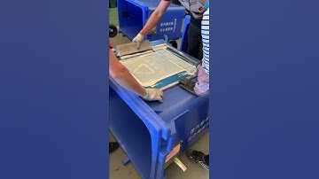 How The Logo Goes To The Waste Container Trash Bin?