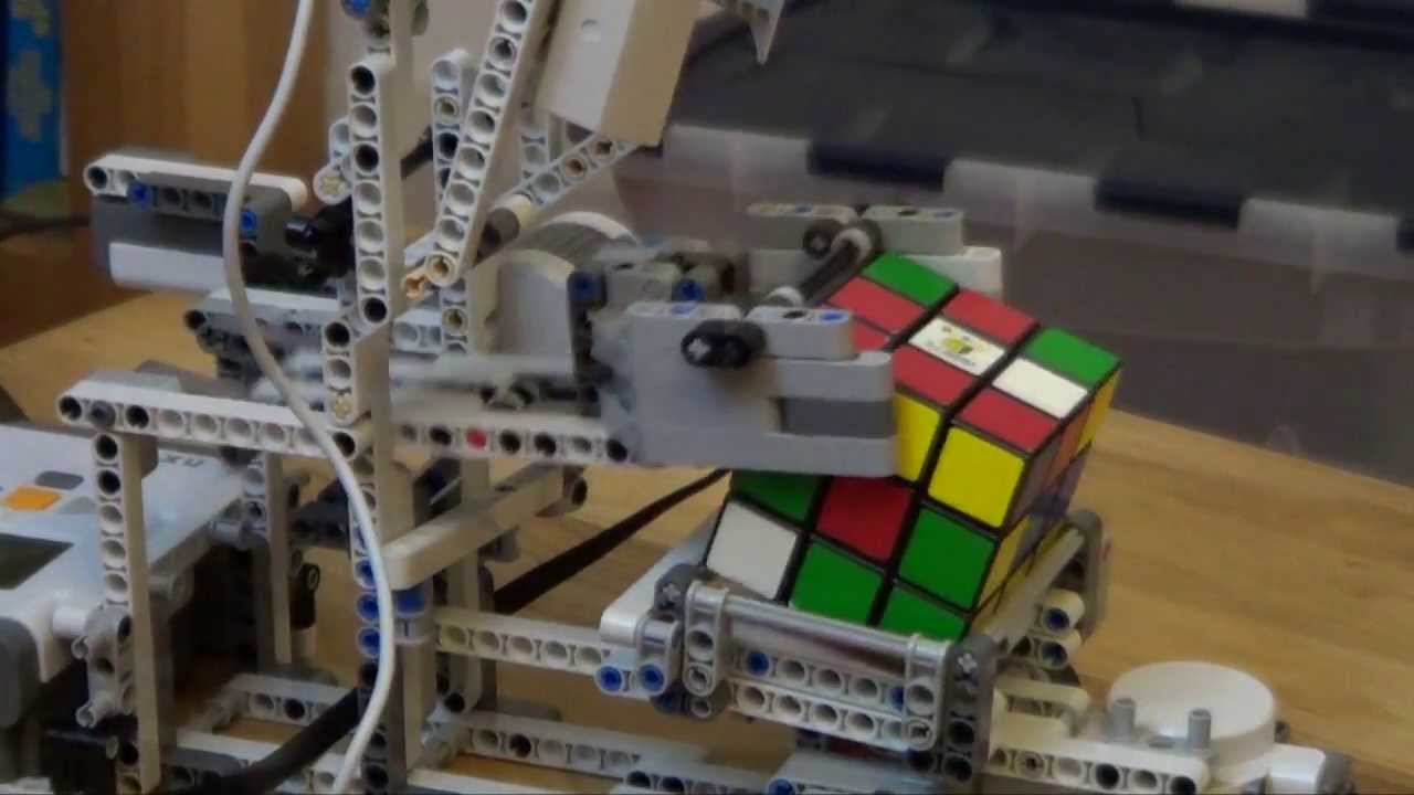 LEGO Mindstorms NXT - One Armed Wonder Rubik's Cube solver