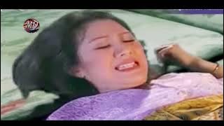 Seorang Putri Di dalam Istana Melahirkan Di Bantu seorang Dukun Beranak 