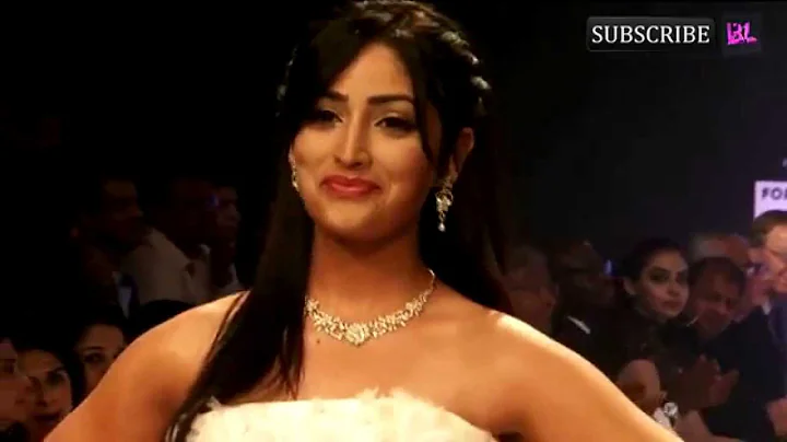 Yami Gautam walks on ramp at IIJW 2014