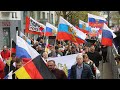 Hunderte pro-russische Demonstranten ziehen durch Frankfurt | AFP