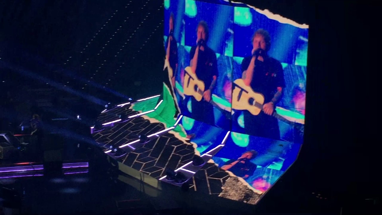 Ed Sheeran - Don't / New Man - Live in Turin