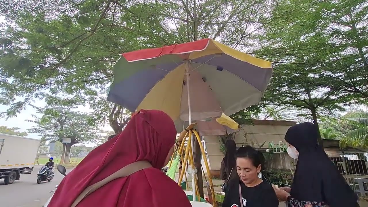 KESERUAN BERBURU TAKZIL DAN MAKANAN BERBUKA PUASA DI CILEUNGSI, BERMACET MACET RIA, KEHABISAN SEGALA