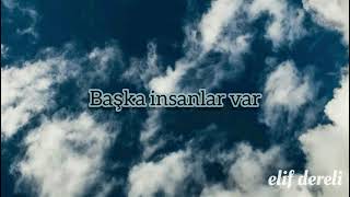 Madrigal - Bambaşka (sözleri)